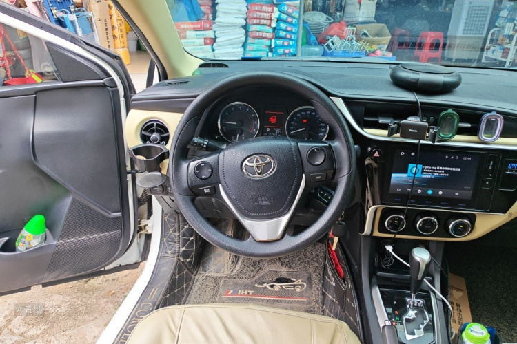 Toyota Corolla 2017 car image #12