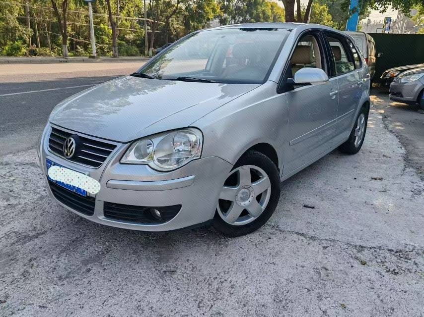 Volkswagen Polo 2011 car image 