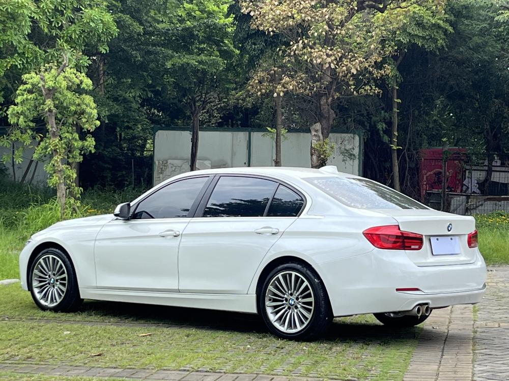 BMW 3 Series 2019 #4 BMW 3 Series 2019 car image #4