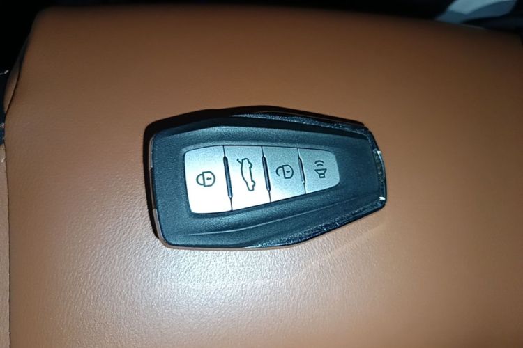 GEELY Vision X6 2021 car image #9
