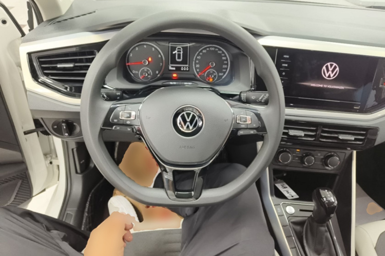 Volkswagen Polo 2021 car image #15