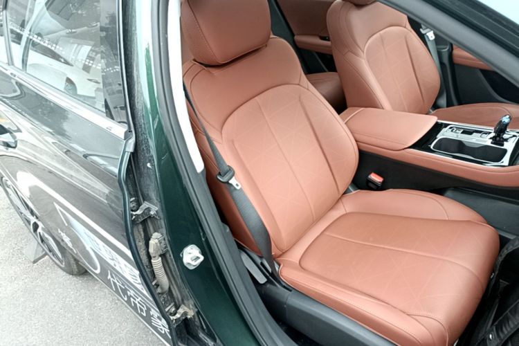 GEELY Emgrand 2025 #24 GEELY Emgrand 2025 car image #24