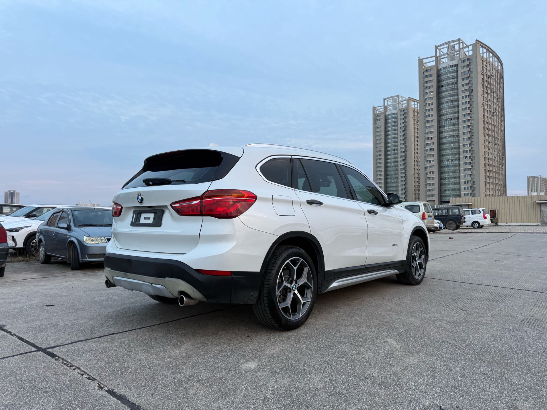 BMW X1 2017 #6 BMW X1 2017 car image #6