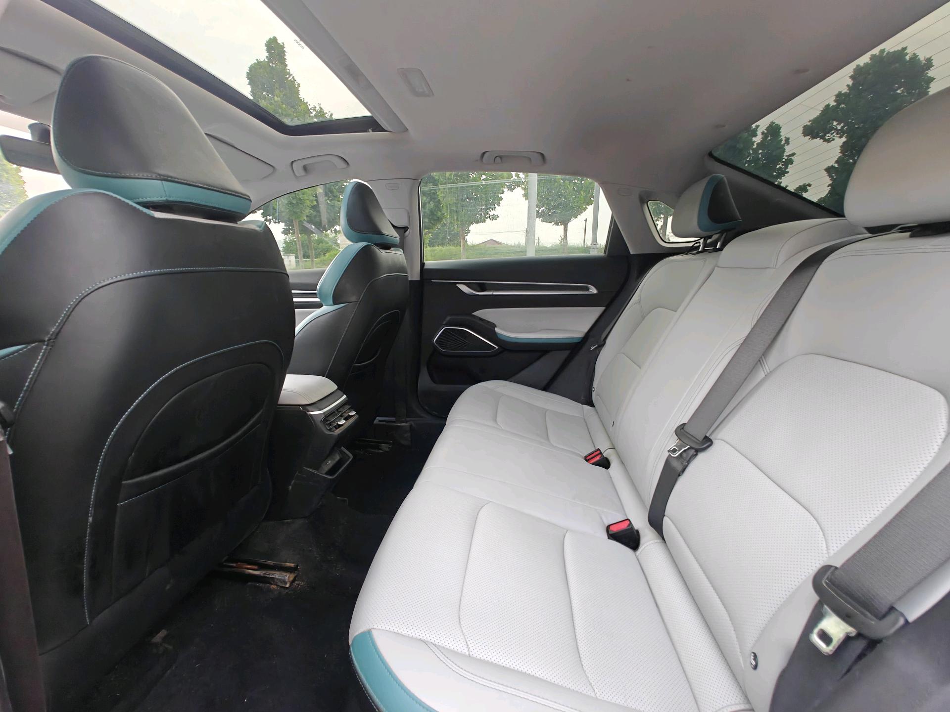 GEELY Emgrand 2023 image de voiture #7