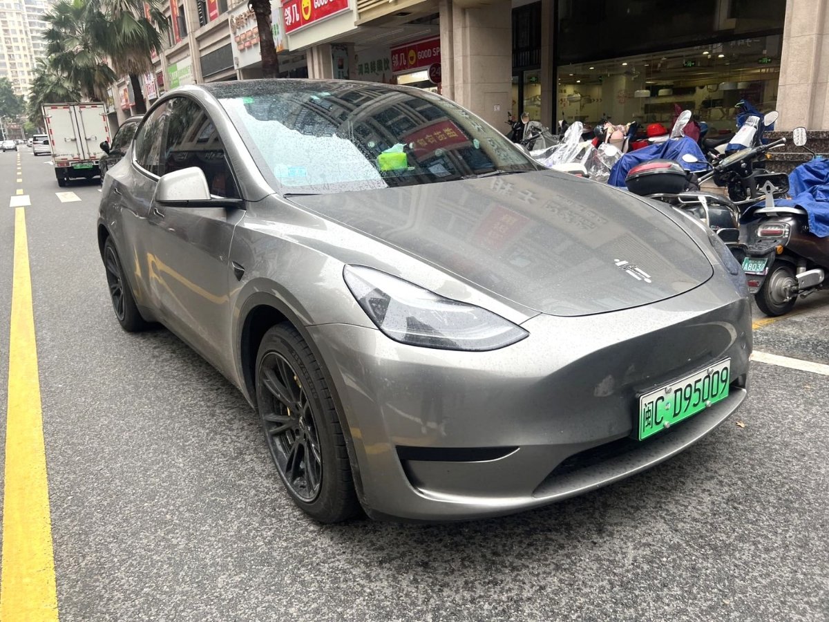 Tesla Model Y 2022 car image #3