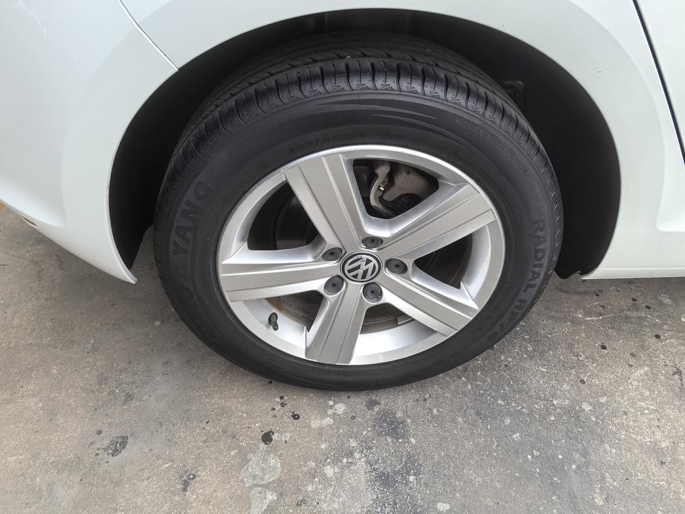 Volkswagen Golf 2016 car image #13