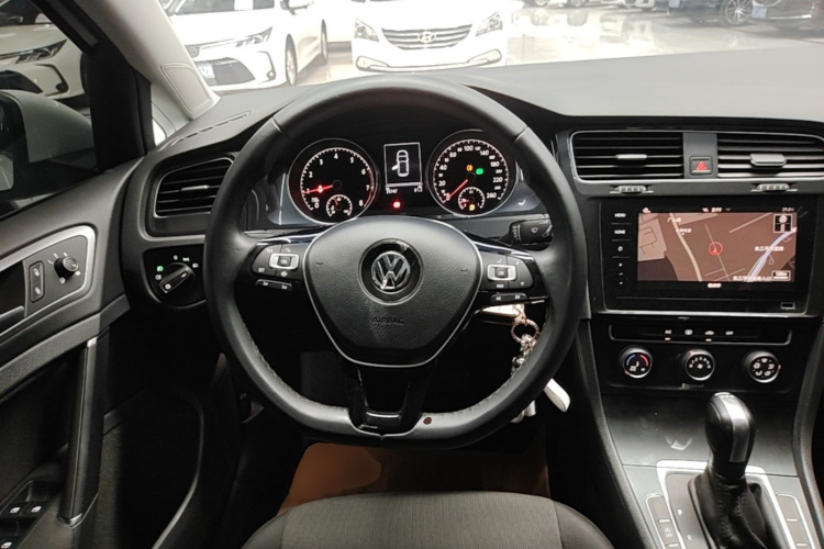 Volkswagen Golf 2020 #15 Volkswagen Golf 2020 car image #15