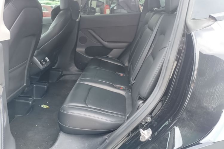 Tesla Model Y 2022 immagine di auto #17