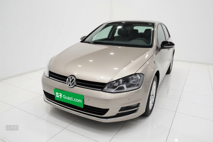 Volkswagen Golf 2017 car image #2
