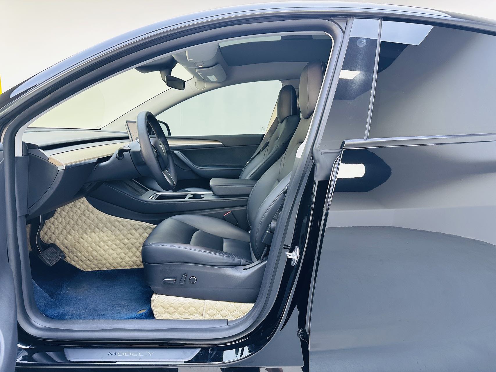 Tesla Model Y 2021 car image #4