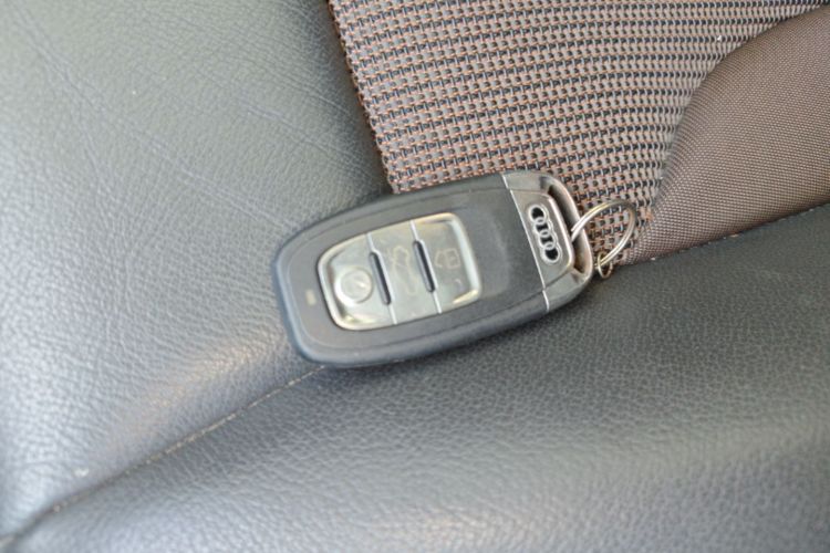 Audi Q3 2019 car image #9