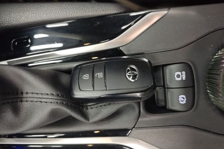 Toyota Corolla Cross 2024 car image #14