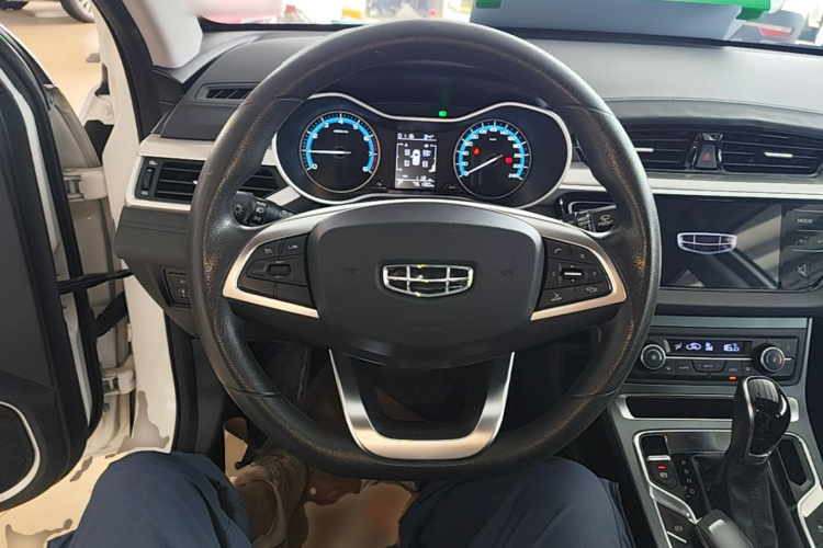 GEELY Emgrand 2020 #11 GEELY Emgrand 2020 car image #11