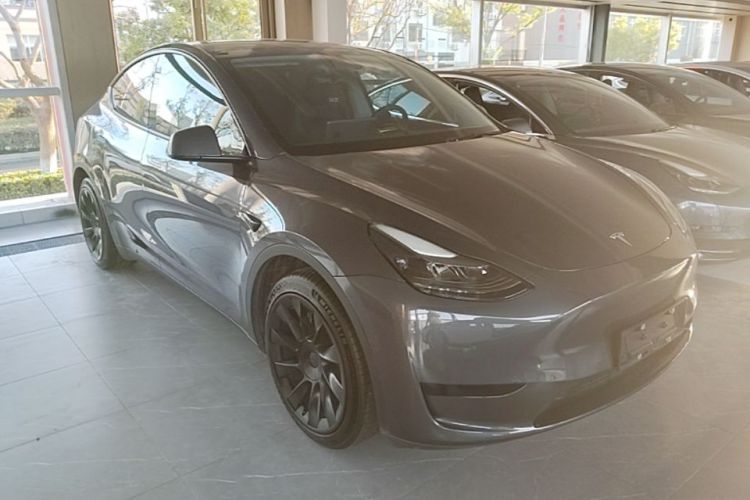 Tesla Model Y 2022 #4 Tesla Model Y 2022 car image #4