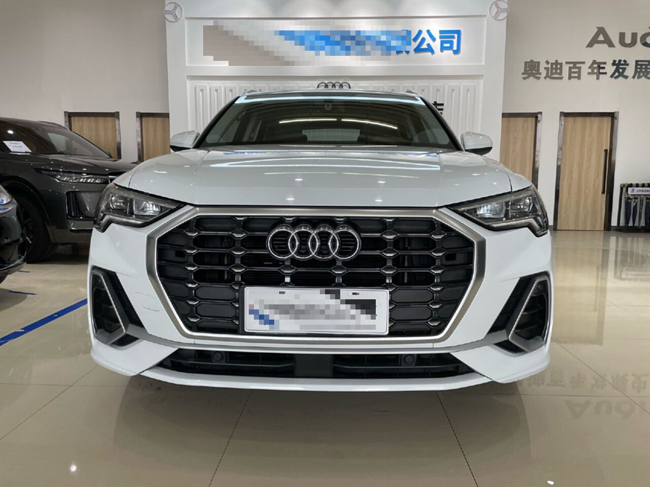 Audi Q3 2021 car image #4