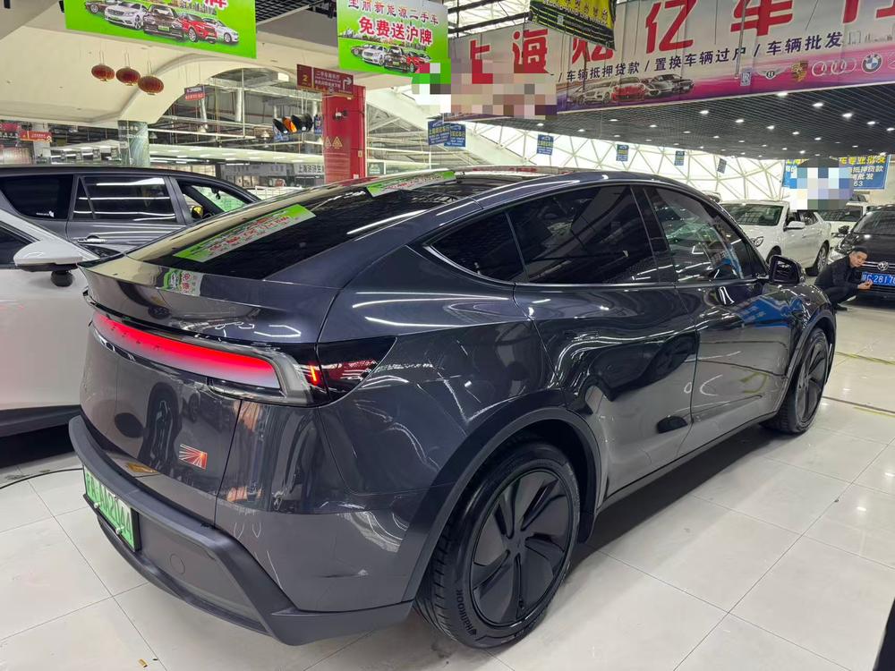 Tesla Model Y 2025 #6 Tesla Model Y 2025 immagine di auto #6