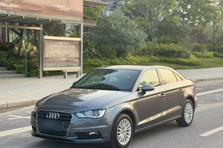 Audi A3 2016 car image #2