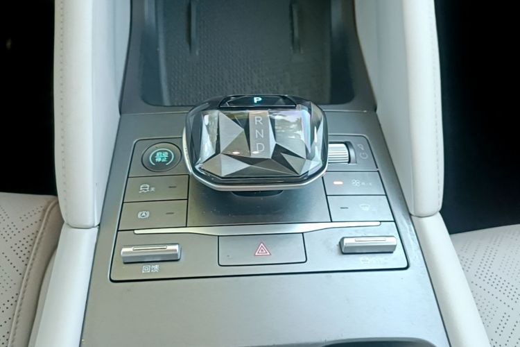 BYD YuanUP 2024 #14 BYD YuanUP 2024 car image #14