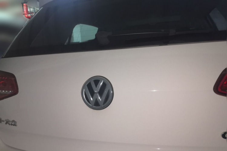 Volkswagen Golf 2016 car image #4