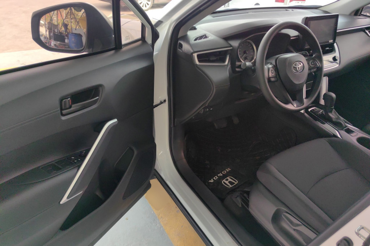 Toyota Corolla Cross 2022 immagine di auto #16