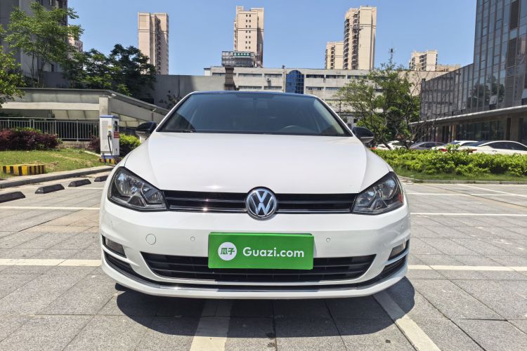 Volkswagen Golf 2017 car image #8