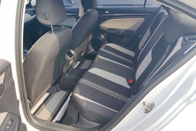 Volkswagen Bora 2023 immagine di auto #17