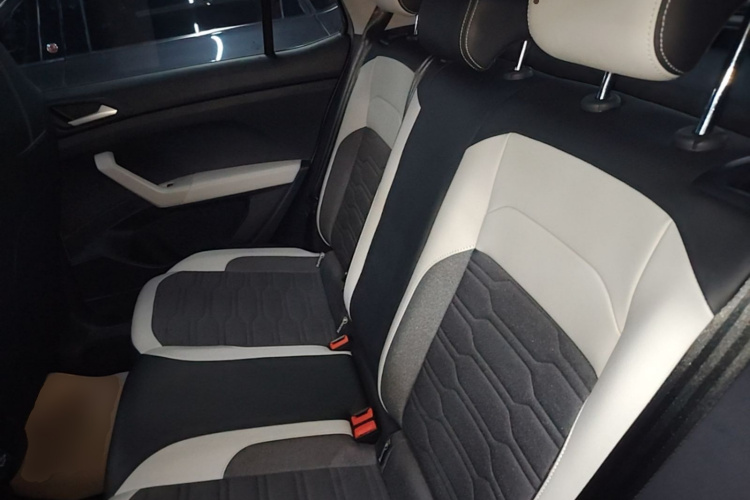 Volkswagen Tharu 2025 car image #13