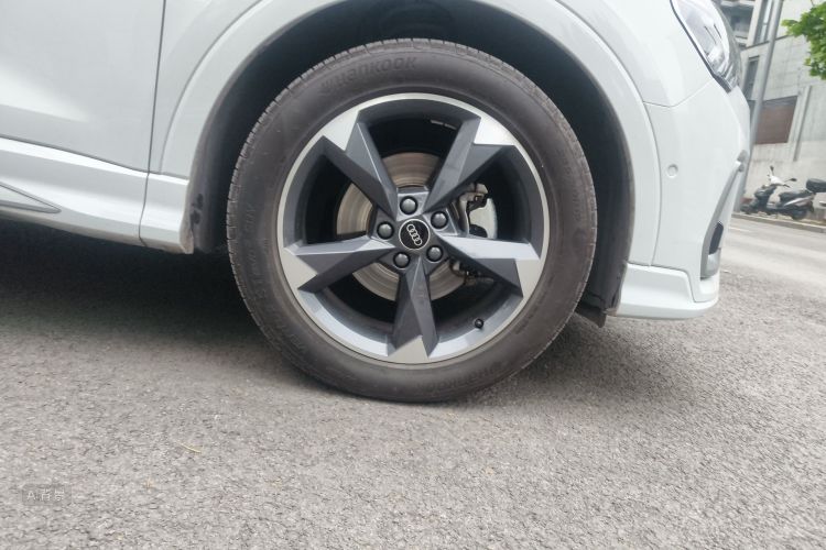 Audi Q3 2024 #9 Audi Q3 2024 car image #9