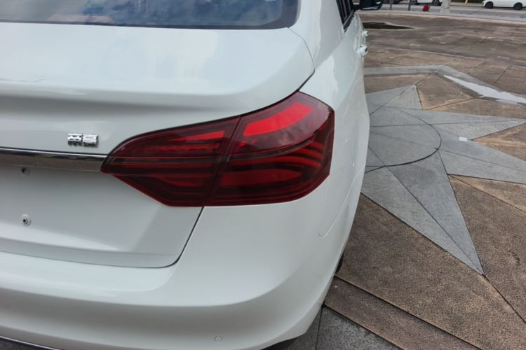 GEELY Emgrand 2019 car image #8