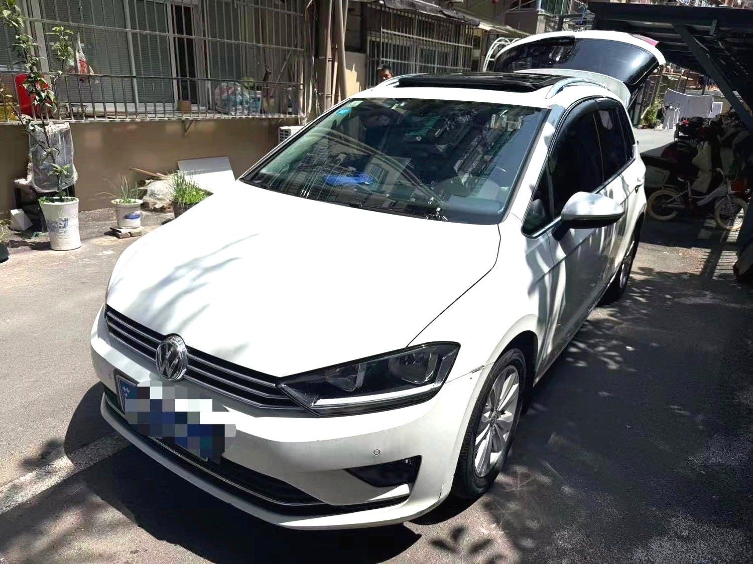 2018 2018 car image