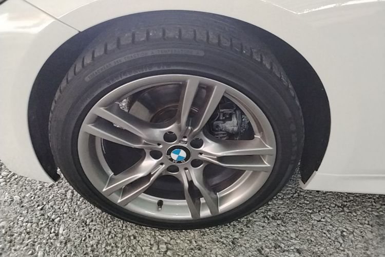 BMW 3 Series 2018 #9 BMW 3 Series 2018 car image #9