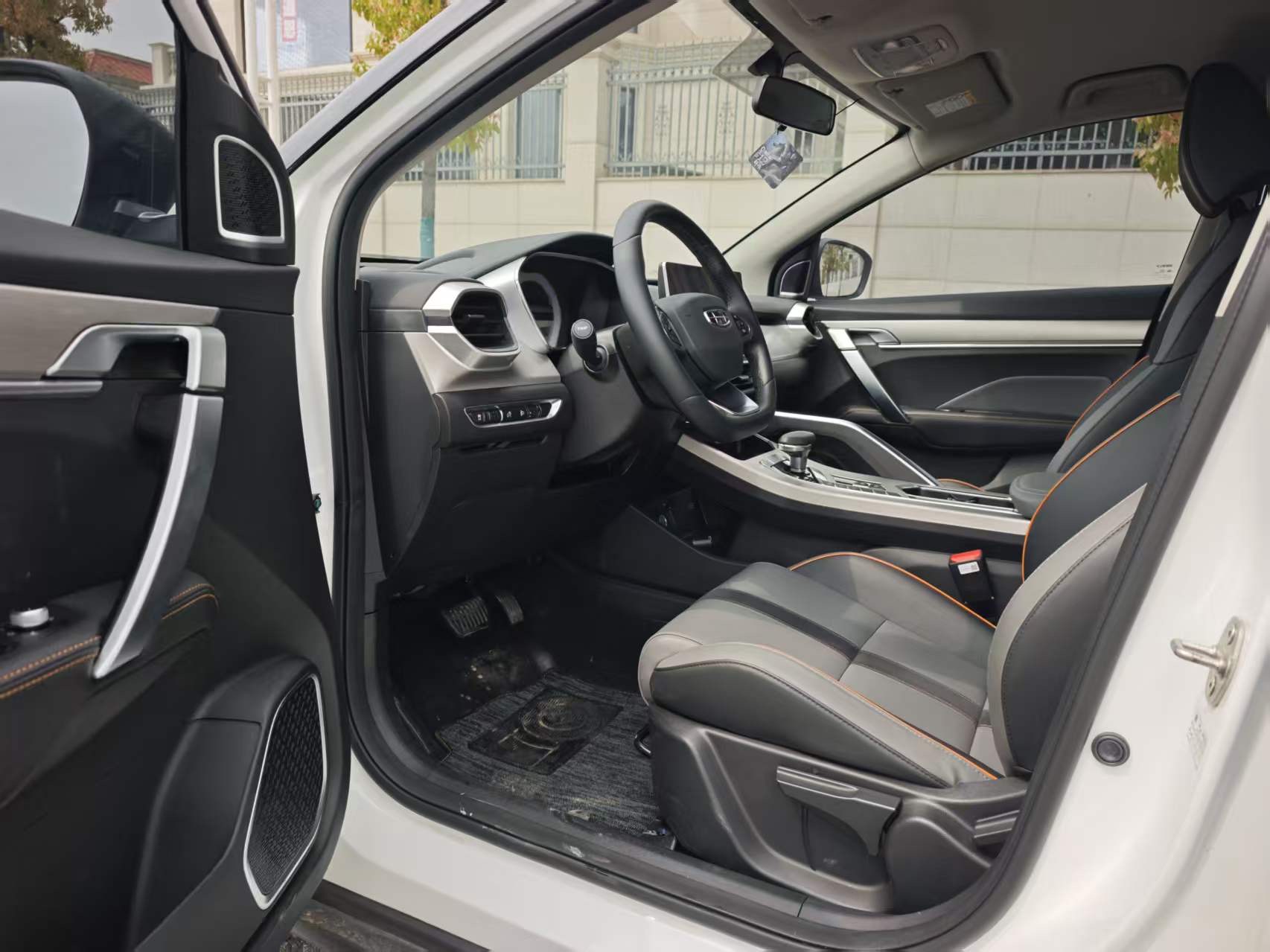 GEELY Coolray 2023 car image #3