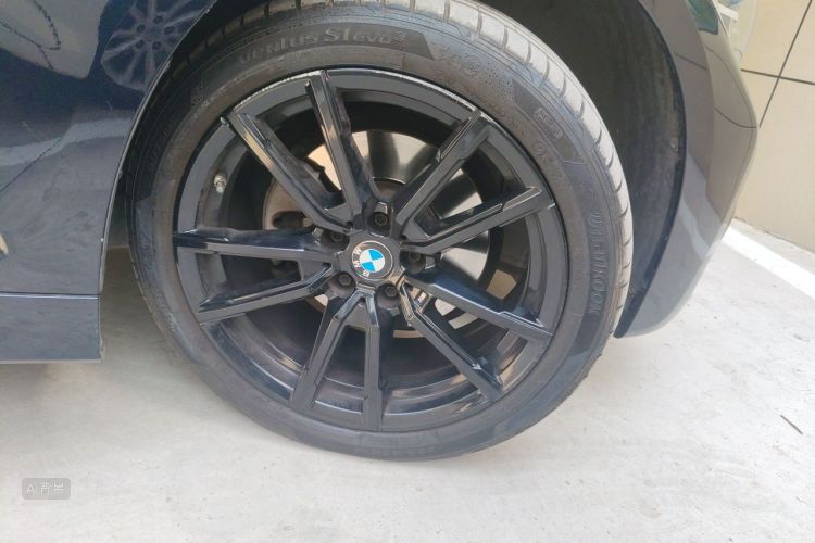 BMW 3 Series 2022 car image #9