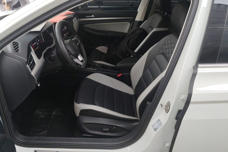 Volkswagen Bora 2024 صورة سيارة #15