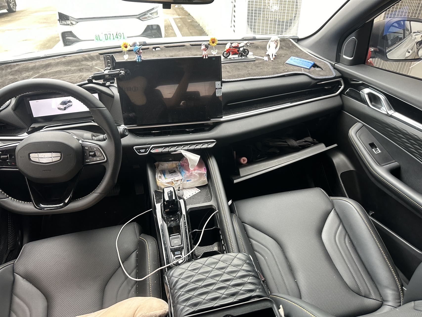 GEELY Coolray 2025 car image #2