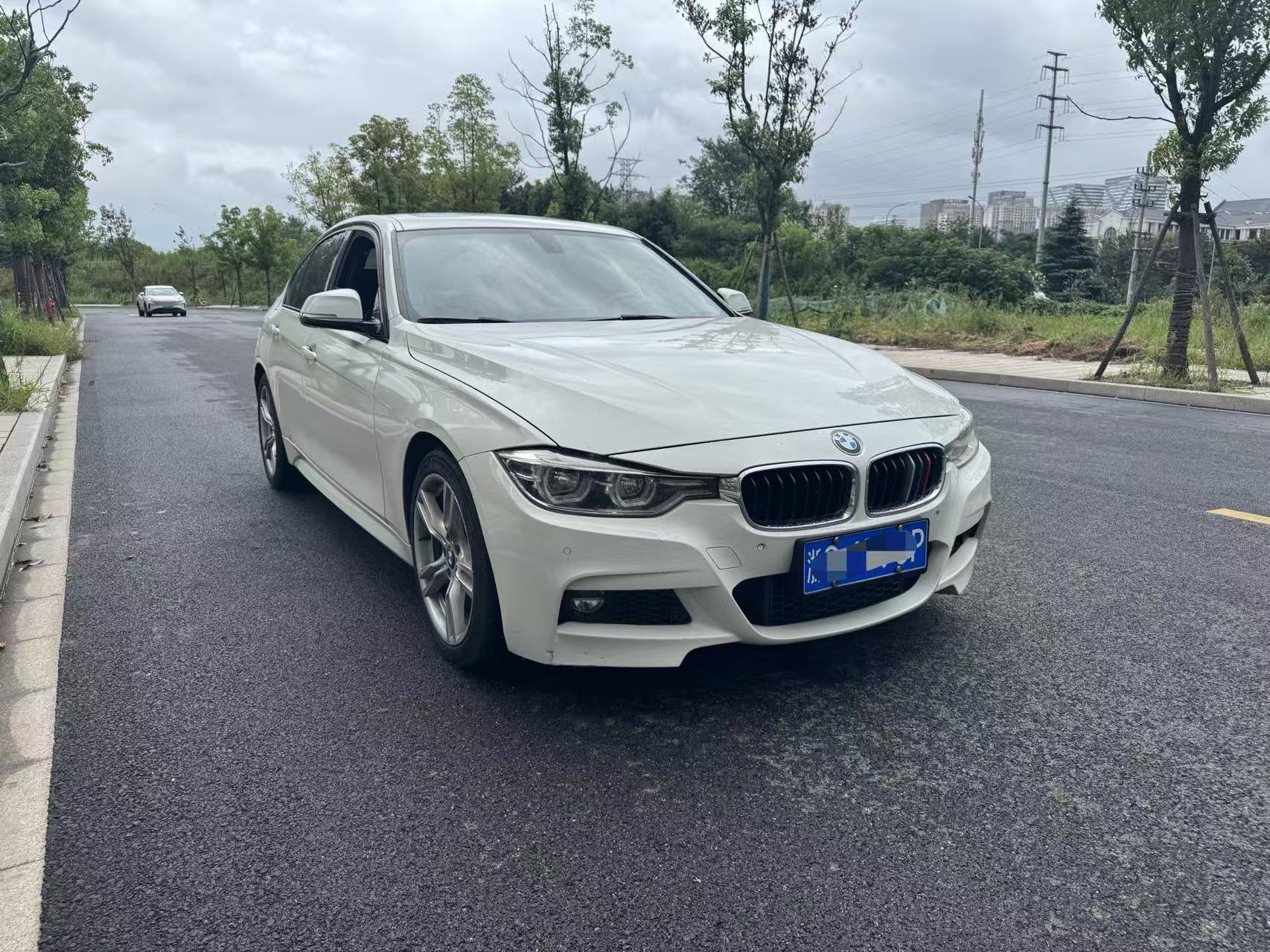 BMW 3 Series 2019 car image #2