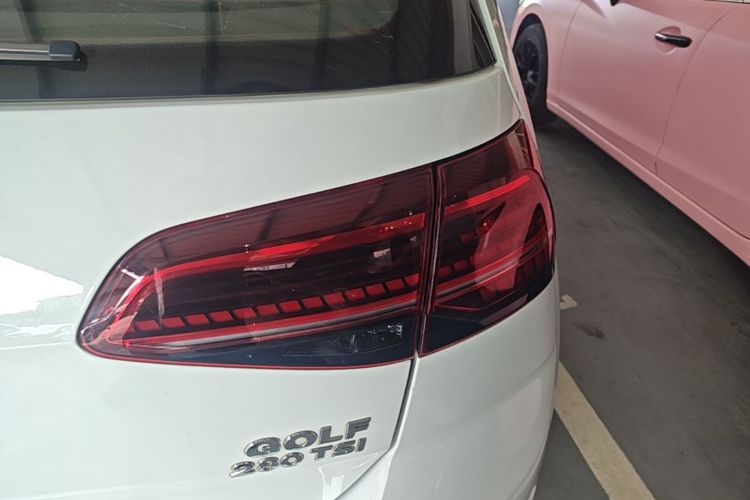Volkswagen Golf 2020 car image #8