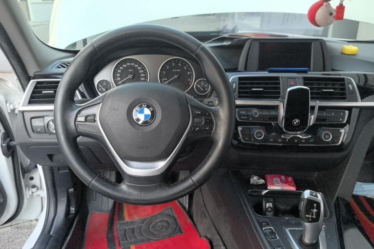 BMW 3 Series 2017 car image #12