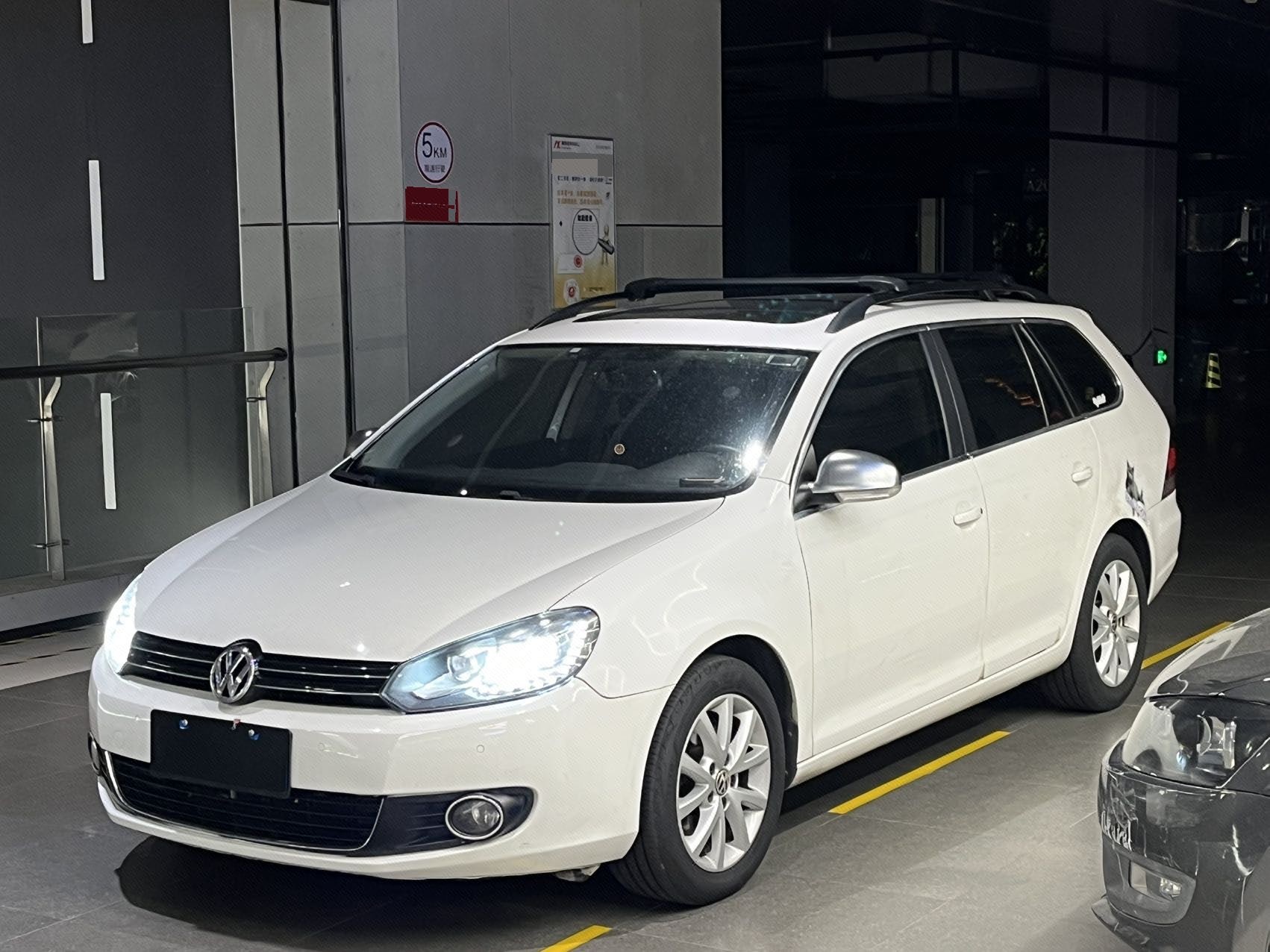 Volkswagen Golf (Imported) 2012 Volkswagen Golf (Imported) 2012 car image