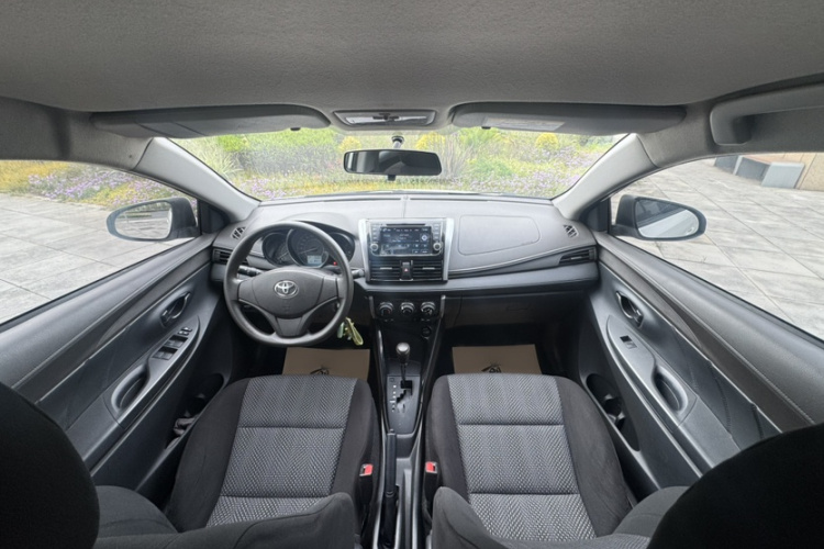 Toyota Vios 2015 immagine di auto #15