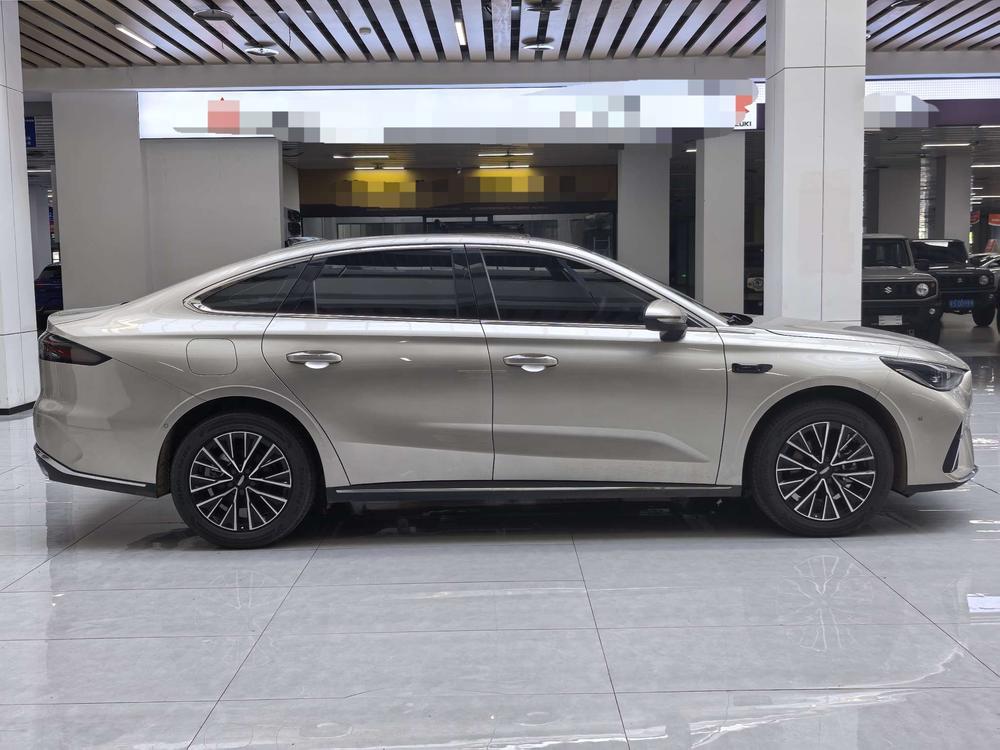 GEELY Emgrand 2025 car image #7