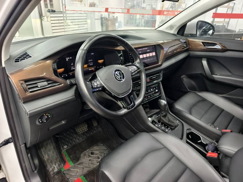2023 car image #5