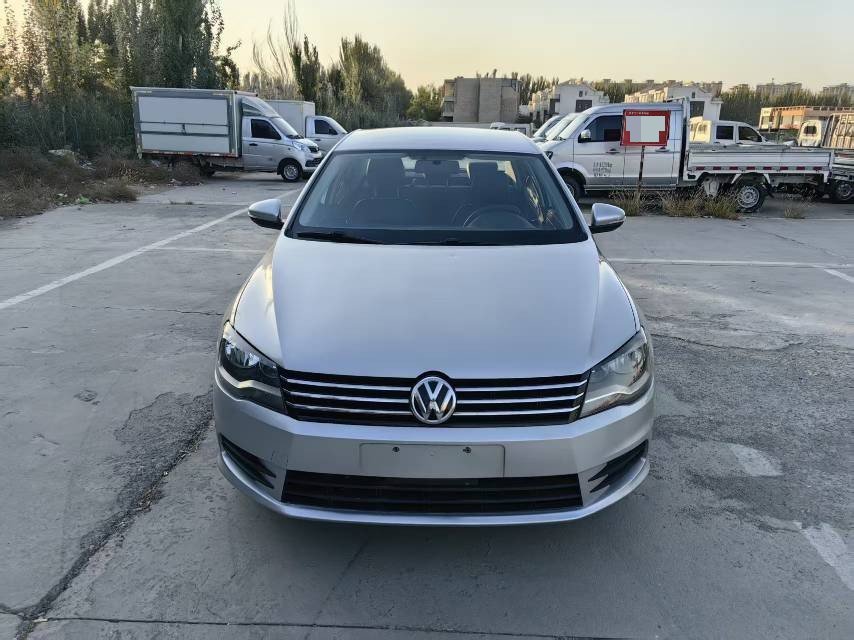 Volkswagen Bora 2013 car image #2