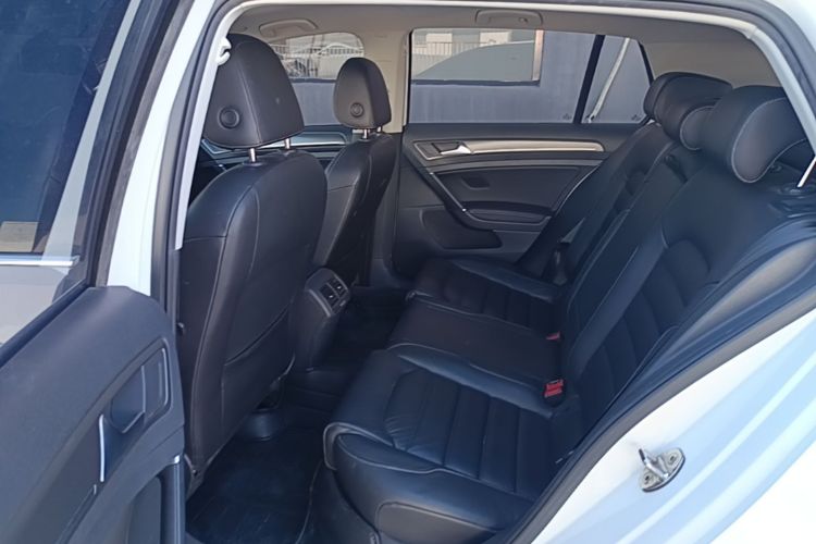 Volkswagen Golf 2016 car image #17
