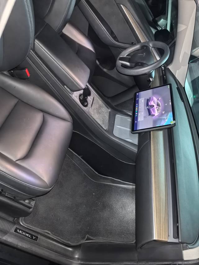 Tesla Model Y 2022 immagine di auto #8