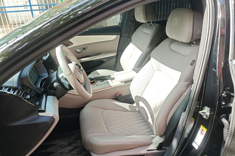 BYD Han 2025 #19 BYD Han 2025 car image #19