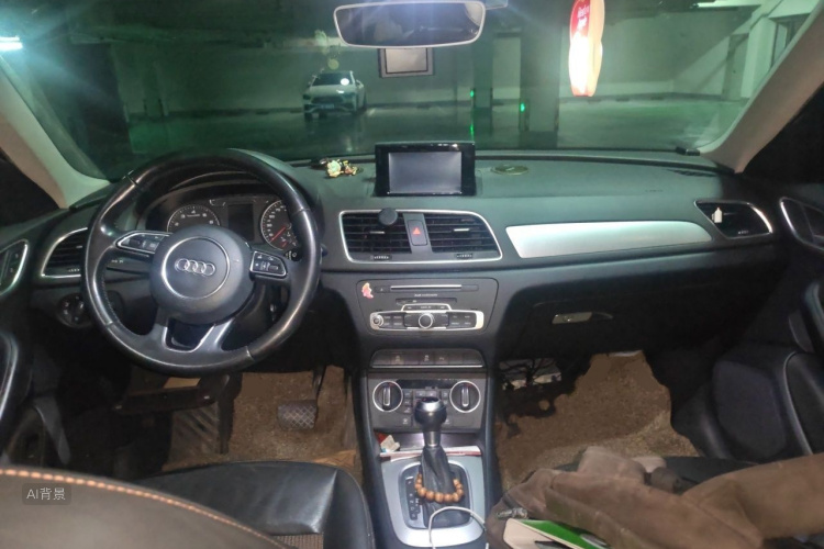 Audi Q3 2016 car image #11