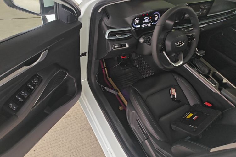 GEELY Emgrand 2022 #16 GEELY Emgrand 2022 car image #16