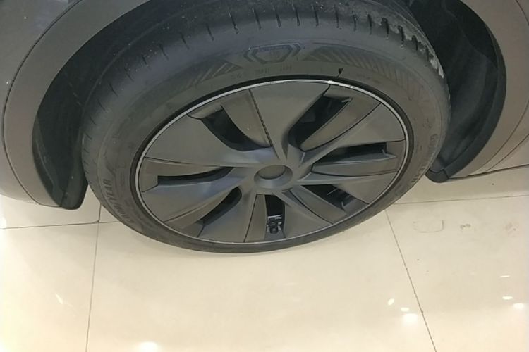 Tesla Model Y 2024 #9 Tesla Model Y 2024 immagine di auto #9