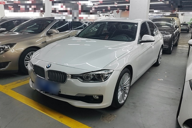 BMW 3 Series 2018 car image #2